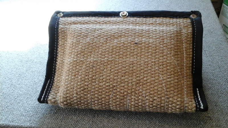 3 Handle Bite Wedge made of jute